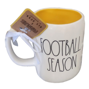 FOOTBALL SEASON Mug ⤿