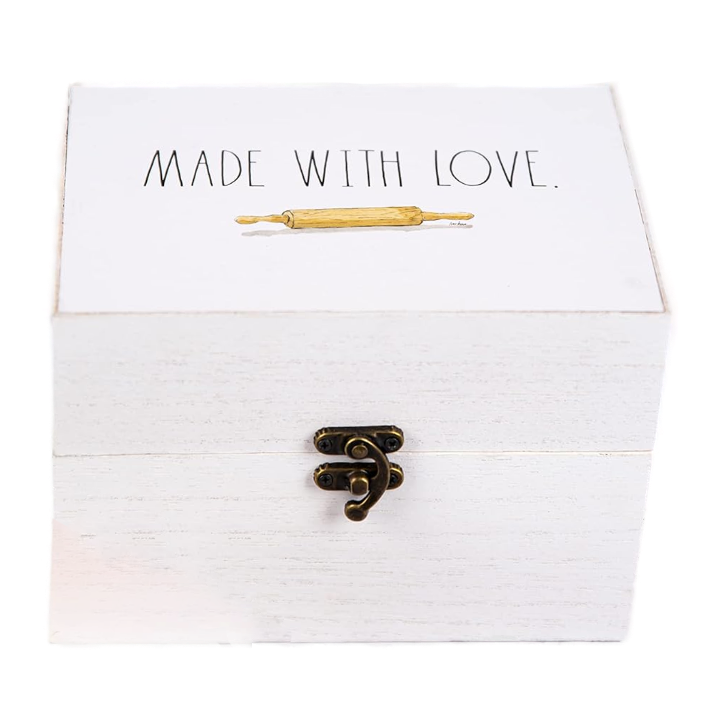 MADE WITH LOVE Box