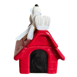 SNOOPY Dog House