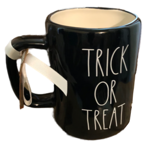 TRICK OR TREAT Mug ⤿