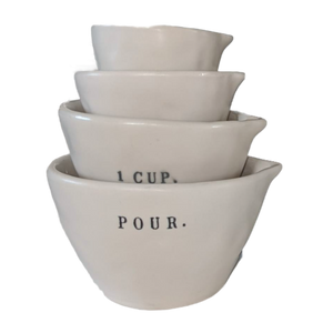 SAKS Measuring Cups